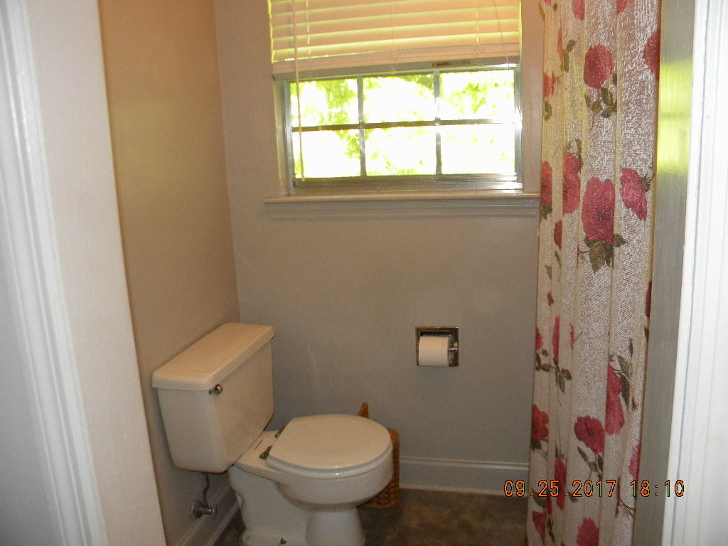 3810 Arrowrock Road Chattanooga, TN 37406 - Photo 11 of 27 DSCN7205