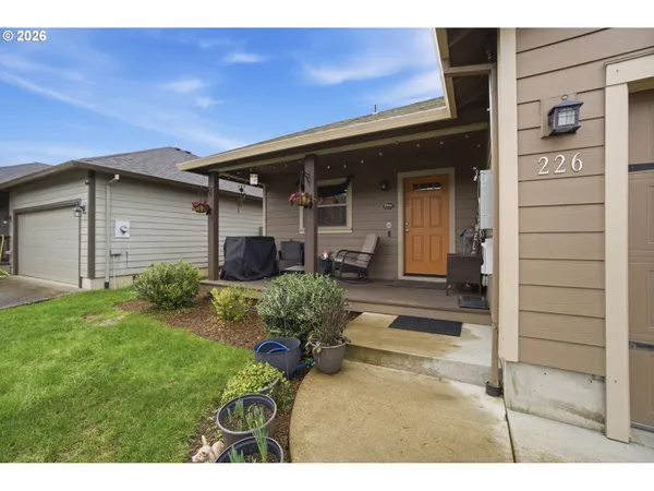 a house view with a outdoor space
