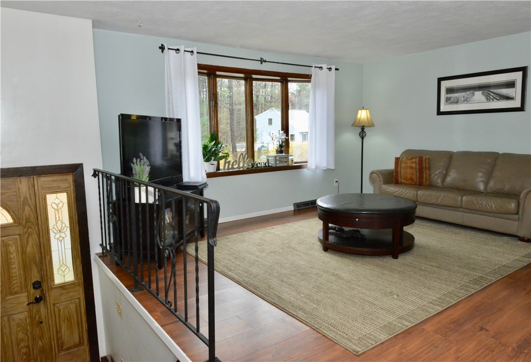 27 Tiffany Road Coventry, RI 02816 - Photo 3 of 18