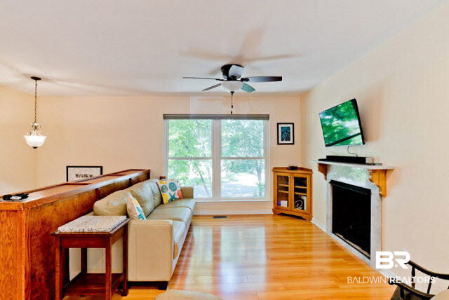 108 Spring Drive Fairhope, AL 36532 - Photo 4 of 24 Living Area