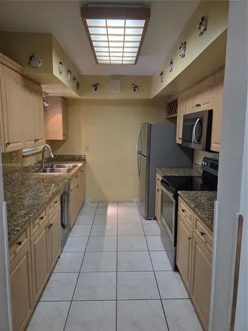 $3,200 | 1560 West 53rd Terrace, Unit 1560, Hialeah, FL 33012