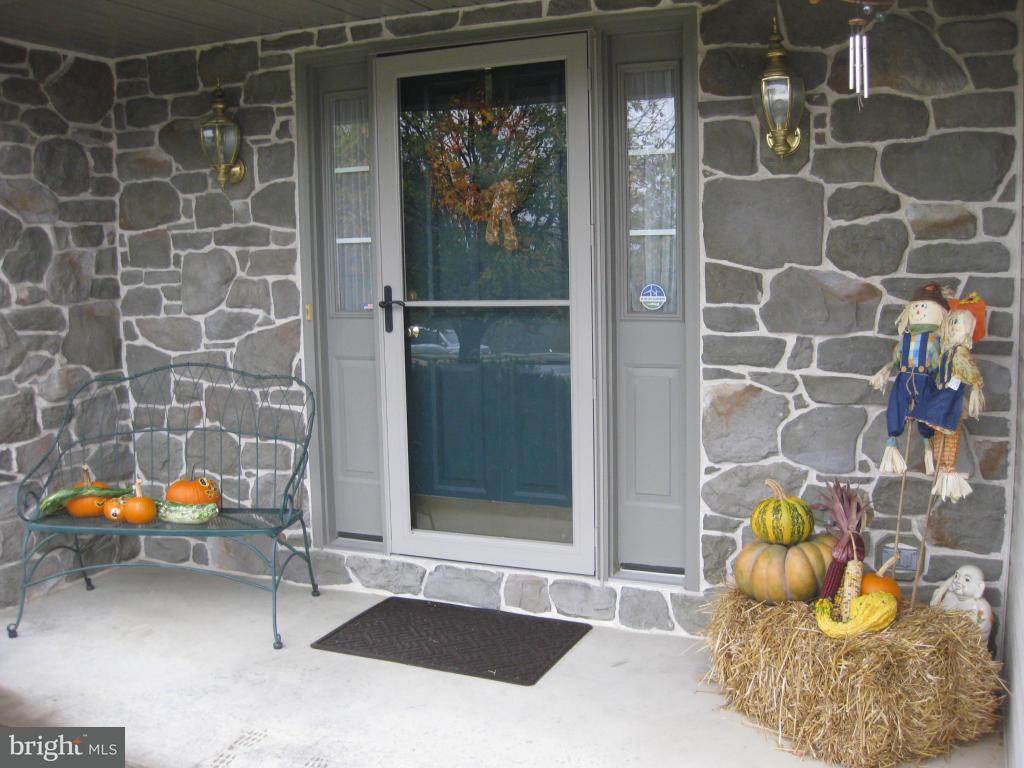 691 West Ridge Road Elizabethtown, PA 17022 - Photo 2 of 38