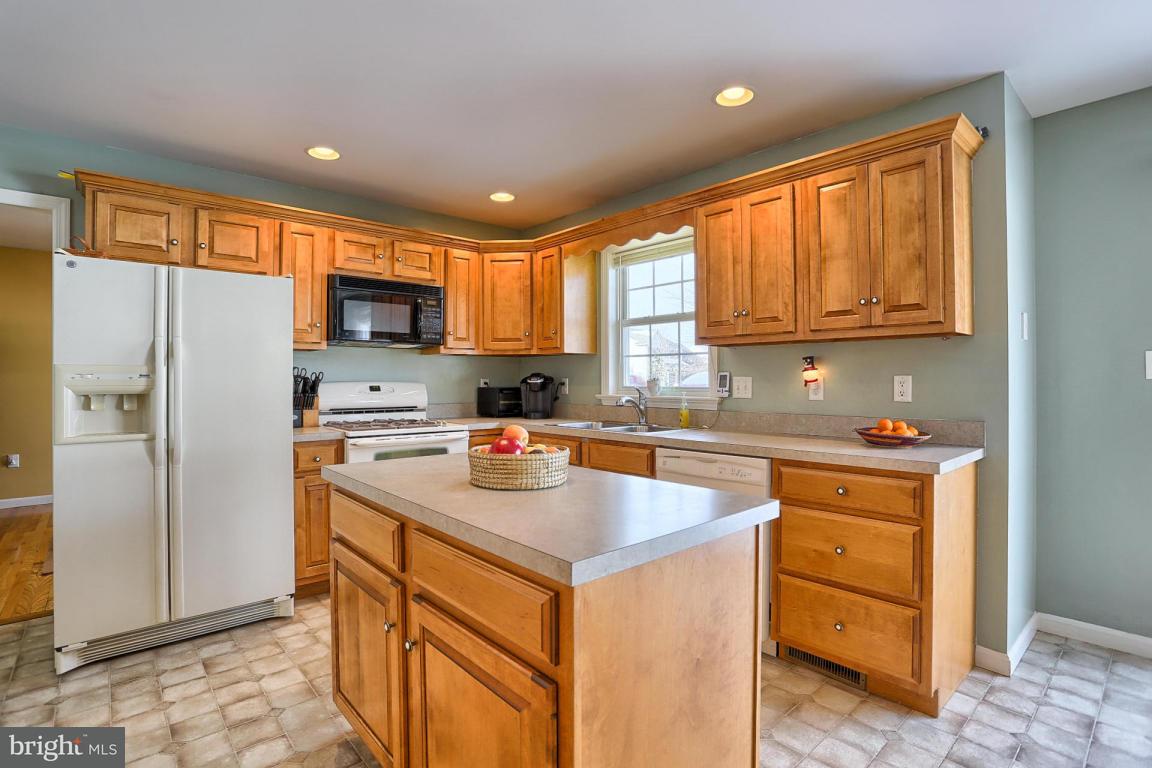 691 West Ridge Road Elizabethtown, PA 17022 - Photo 3 of 38