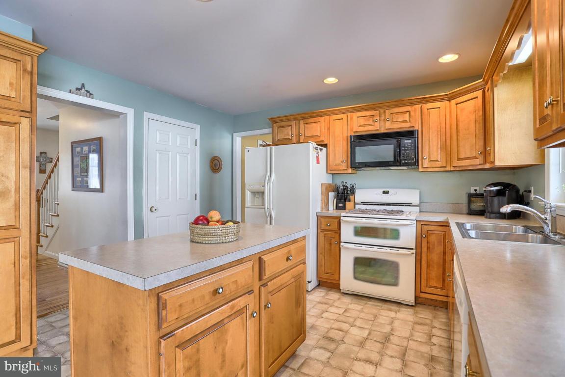 691 West Ridge Road Elizabethtown, PA 17022 - Photo 4 of 38
