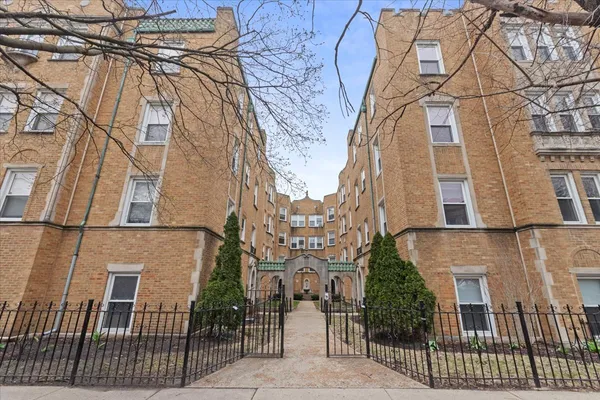 $1,875 | 6420 North Newgard Avenue, Unit 1E, Chicago, IL 60626