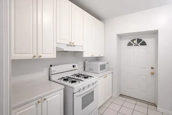 $1,875 | 6420 North Newgard Avenue, Unit 1E, Chicago, IL 60626
