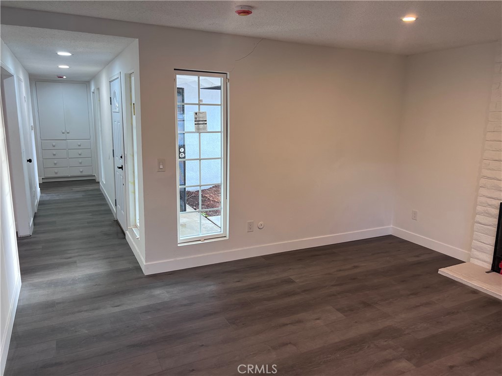 195 Masters Avenue Riverside, CA 92507 - Photo 8 of 37