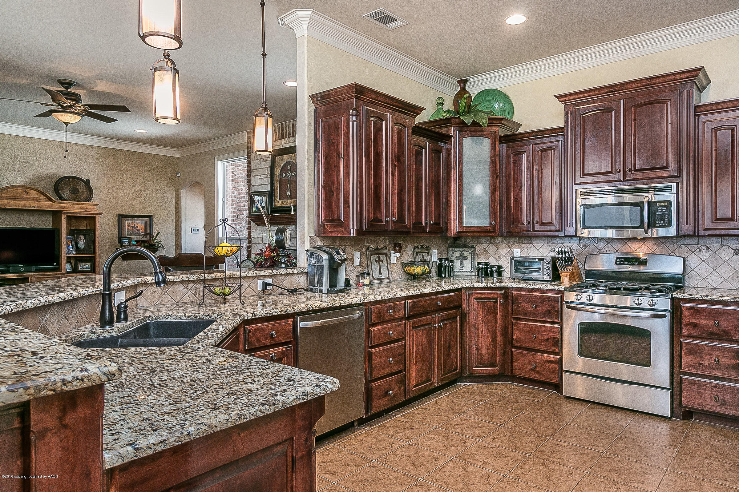 8000 Raburn Lane Canyon, TX 79015 - Photo 8 of 26 8000 Rayburn Kitchen