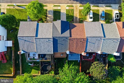 $559,999 | 345 Barnfield Square Northeast, Leesburg, VA 20176