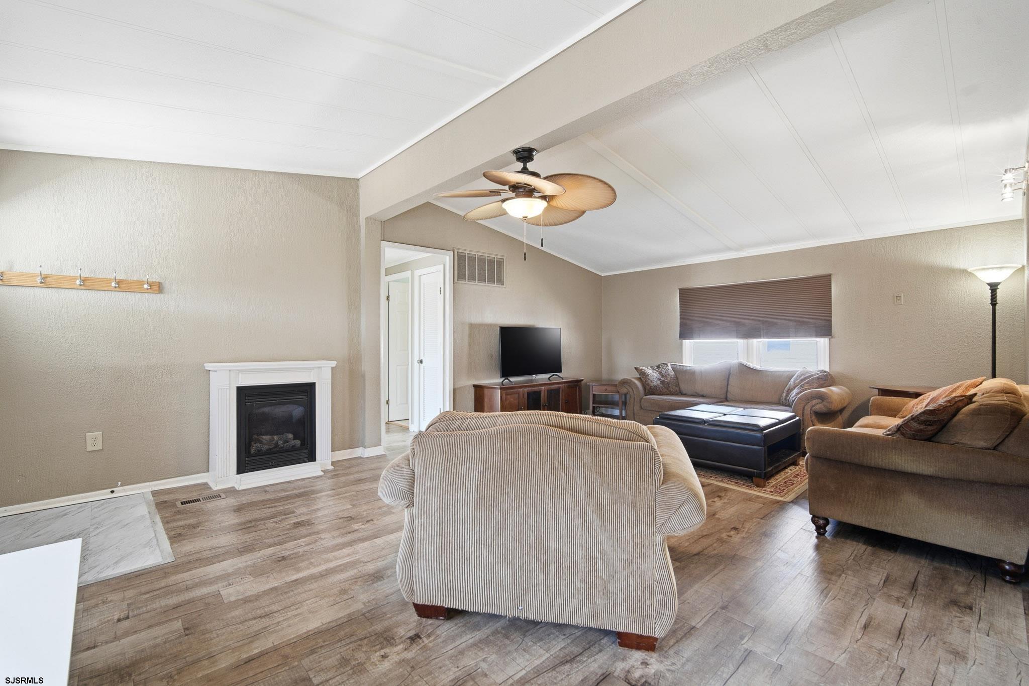 1319 Vardon Road Brigantine, NJ 08203 - Photo 3 of 26