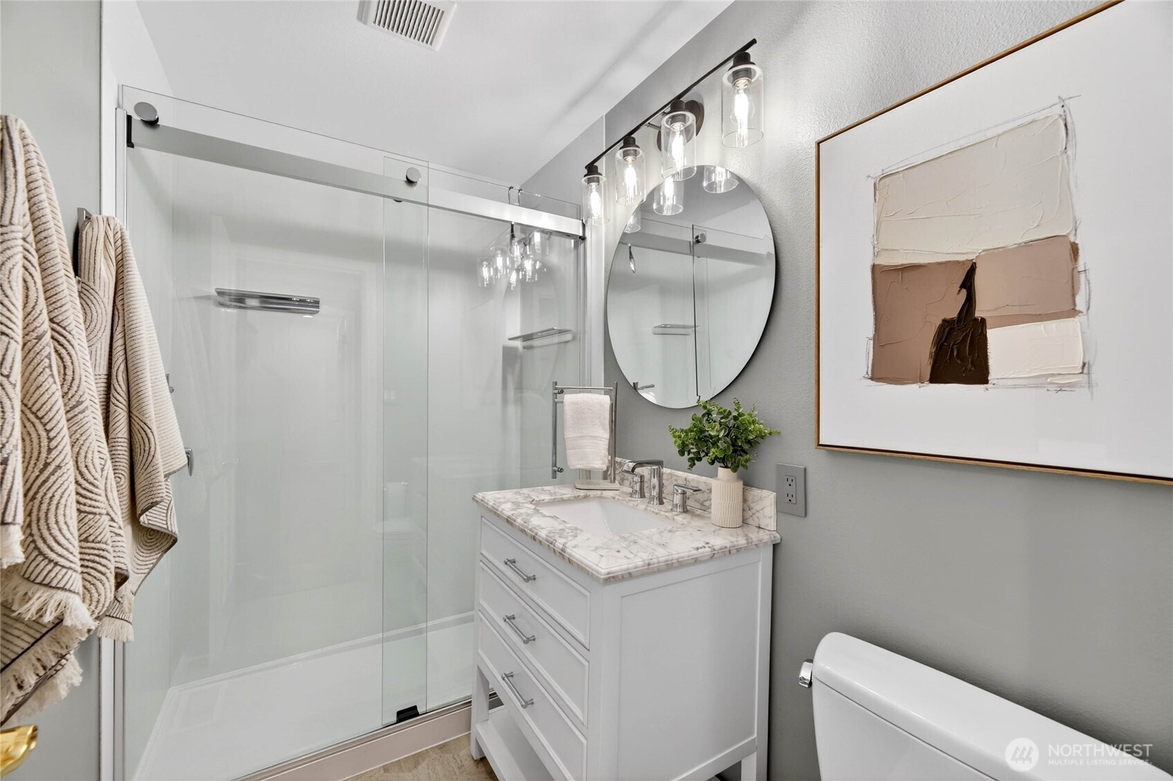 4057 Southwest Holgate Street Seattle, WA 98116 - Photo 15 of 40