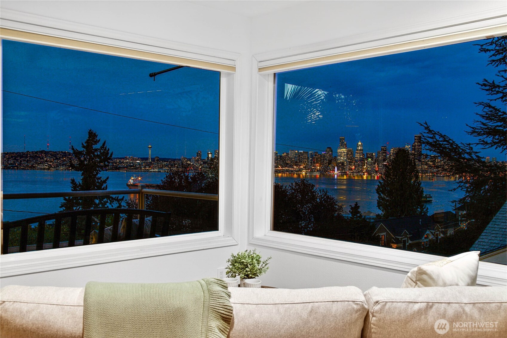 4057 Southwest Holgate Street Seattle, WA 98116 - Photo 21 of 40