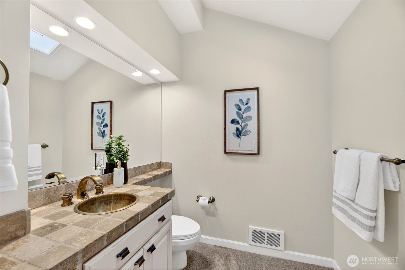 4057 Southwest Holgate Street Seattle, WA 98116 - Photo 31 of 40