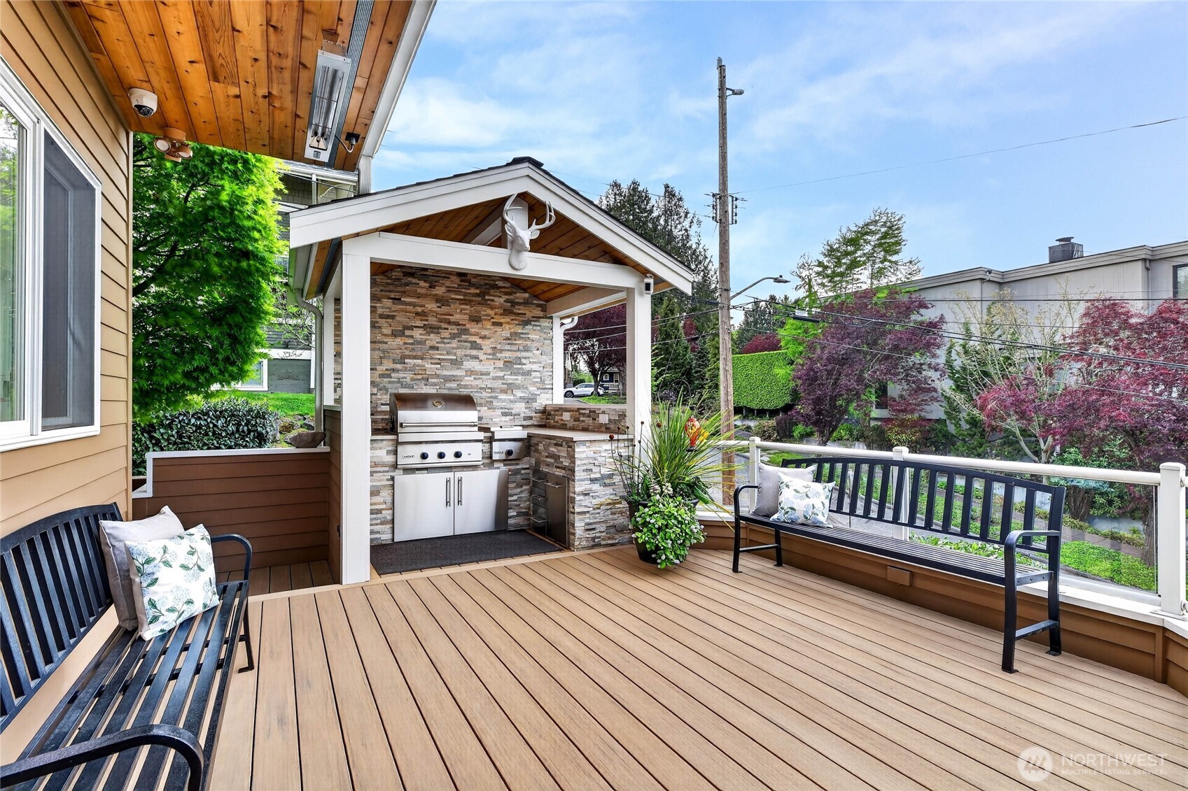4057 Southwest Holgate Street Seattle, WA 98116 - Photo 38 of 40