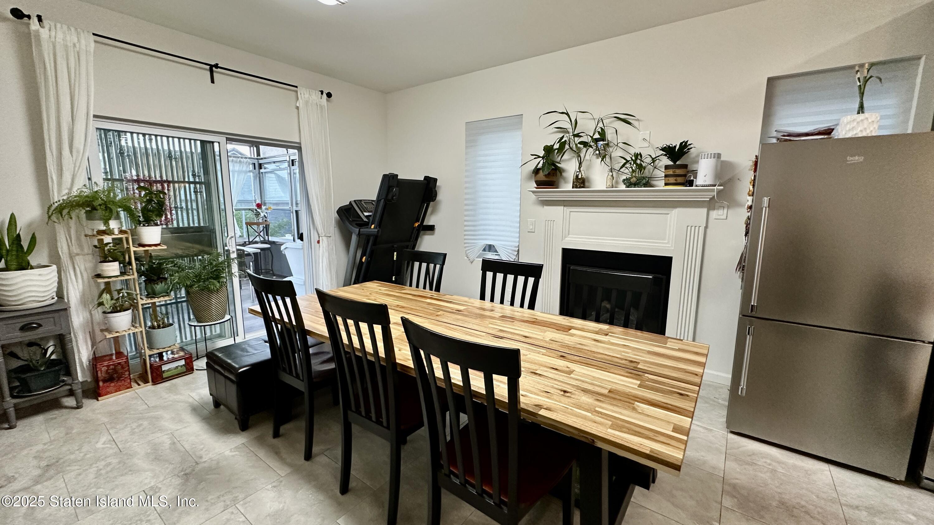 32 Scribner Avenue Staten Island, NY 10301 - Photo 11 of 33 C768DA63-B72C-4809-A899-0310FE2B2880_1_2