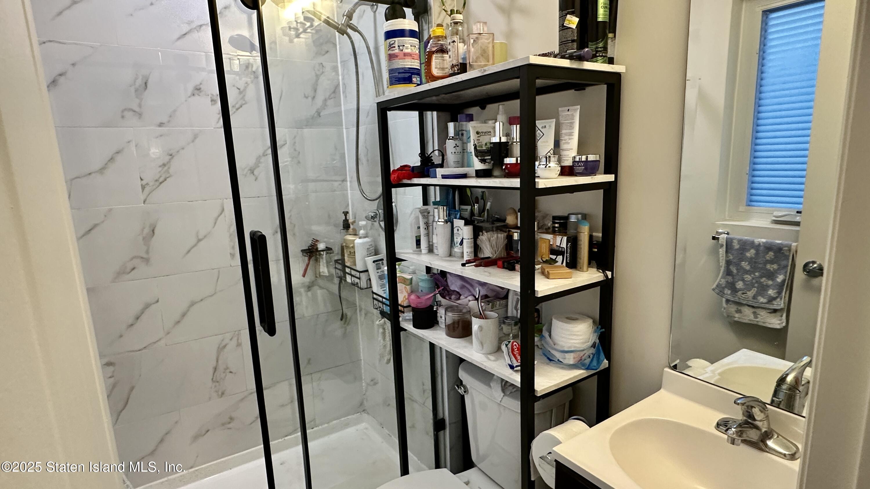 32 Scribner Avenue Staten Island, NY 10301 - Photo 21 of 33 3C42FD6F-49B4-4D00-A346-7C500364B371_1_2