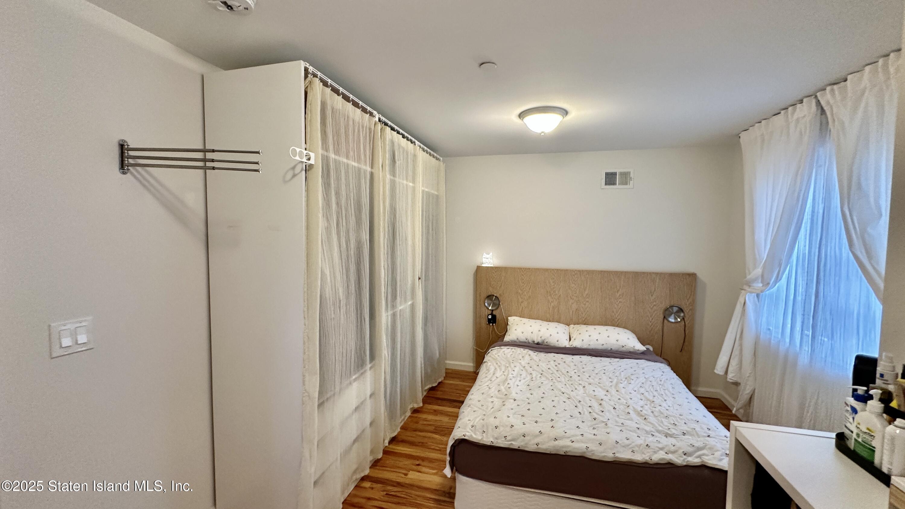 32 Scribner Avenue Staten Island, NY 10301 - Photo 24 of 33 6DB46F99-FC27-47CC-AB99-6F37F24BC90D_1_2