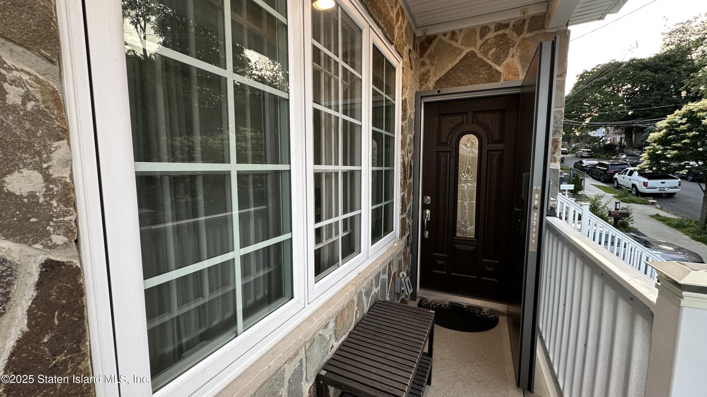 32 Scribner Avenue Staten Island, NY 10301 - Photo 3 of 33 K75u9p8KBbnlxhSL3vYdcA-3wGVqClEQJQ