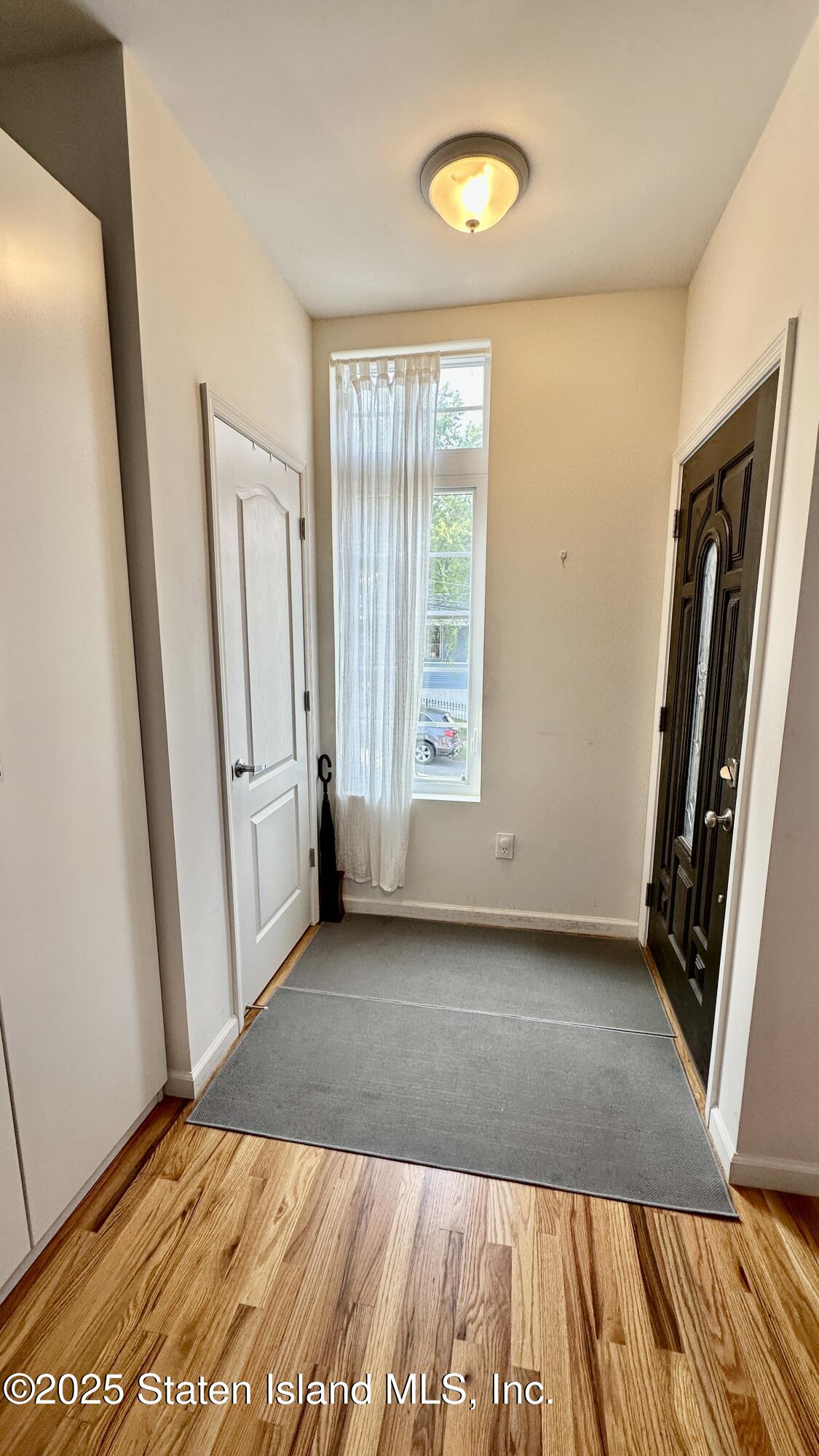 32 Scribner Avenue Staten Island, NY 10301 - Photo 4 of 33 49422C44-72F6-497D-97B3-8B272B9A99E3_1_2