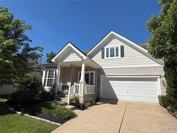 $425,000 | 1437 Colonial Drive, St. Charles, MO 63304