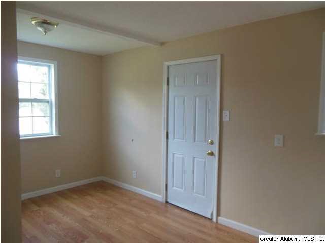 581 Seminole Circle Fairfield, AL 35064 - Photo 9 of 17