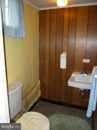 1320 Northview Road Baltimore, MD 21218 - Photo 4 of 16 Bath