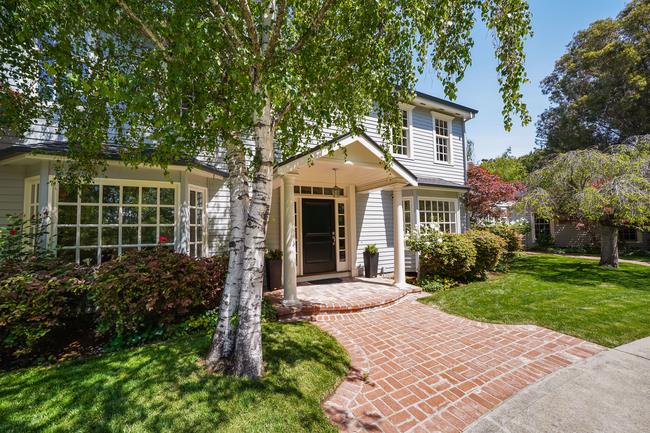 280 Ridgeway Road Woodside, CA 94062 - Photo 7 of 65 a front view of a house with garden