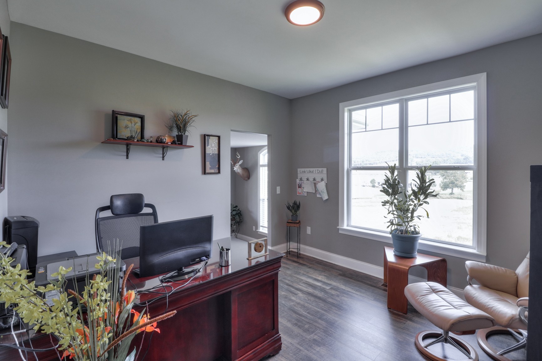 2740 Old Shannon Road Lebanon, TN 37090 - Photo 40 of 50 a livingroom with workspace and a window