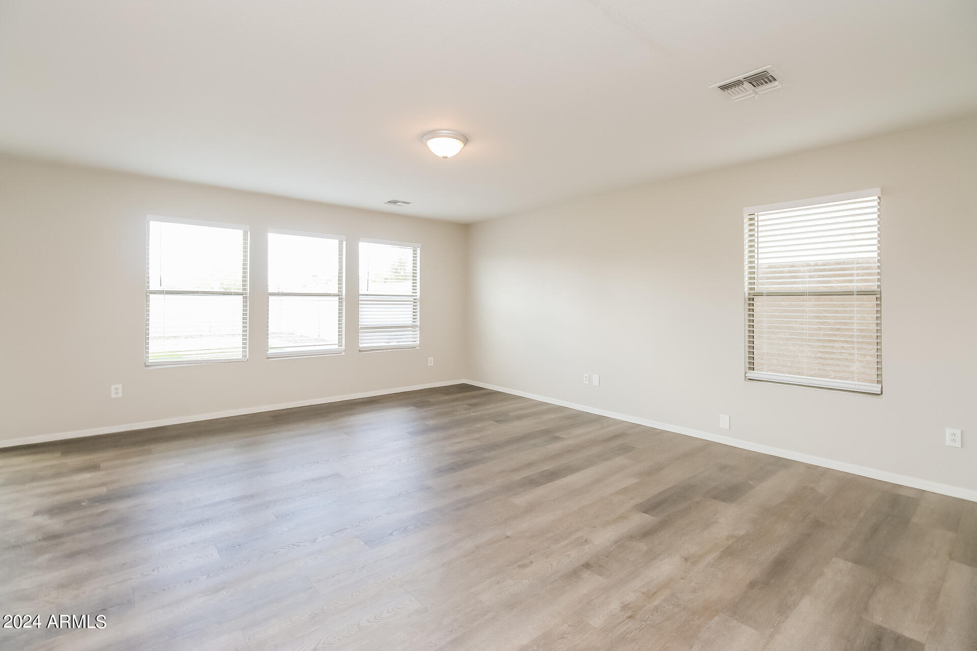 9658 West Payson Road Tolleson, AZ 85353 - Photo 7 of 22 008-photo-family-room-14052490
