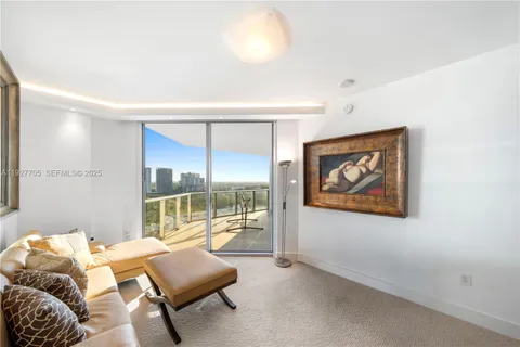 $949,000 | 17301 Biscayne Boulevard, Unit 1803, North Miami Beach, FL 33160