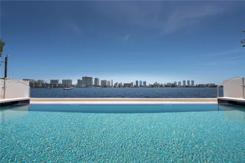 $949,000 | 17301 Biscayne Boulevard, Unit 1803, North Miami Beach, FL 33160
