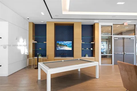 $949,000 | 17301 Biscayne Boulevard, Unit 1803, North Miami Beach, FL 33160