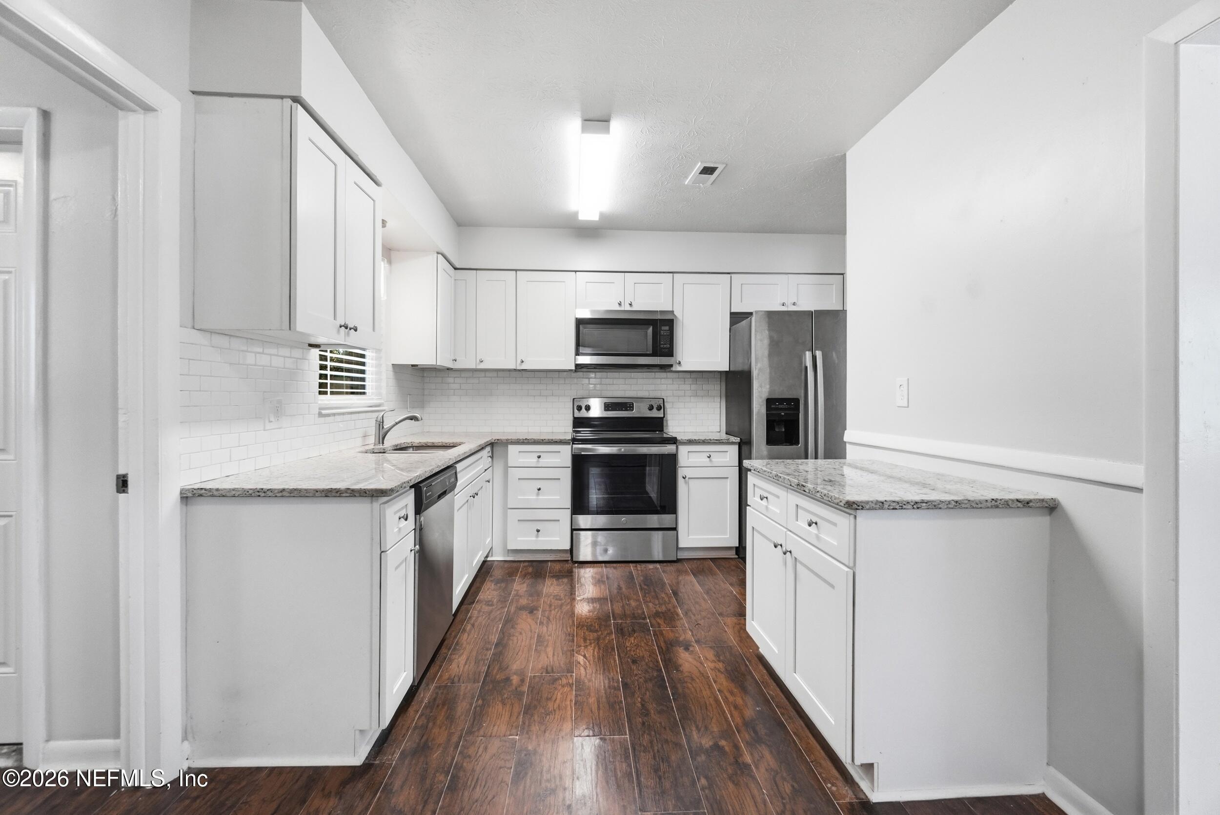 7841 Austin Road Jacksonville, FL 32244 - Photo 4 of 21 4_Kitchen