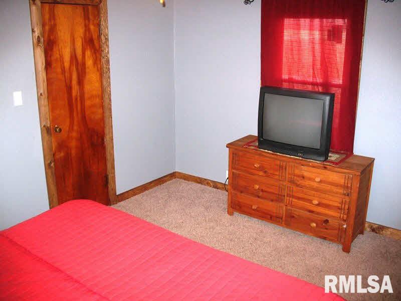 8411 Kinlou Road Kinmundy, IL 62854 - Photo 11 of 21