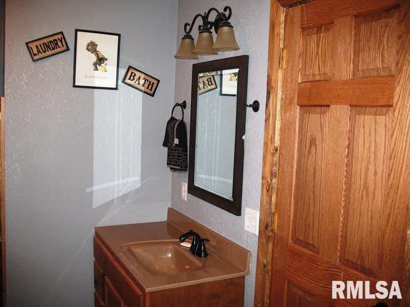 8411 Kinlou Road Kinmundy, IL 62854 - Photo 12 of 21