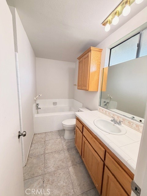 1022 Regis Way Tustin, CA 92780 - Photo 17 of 43 Soaking tub