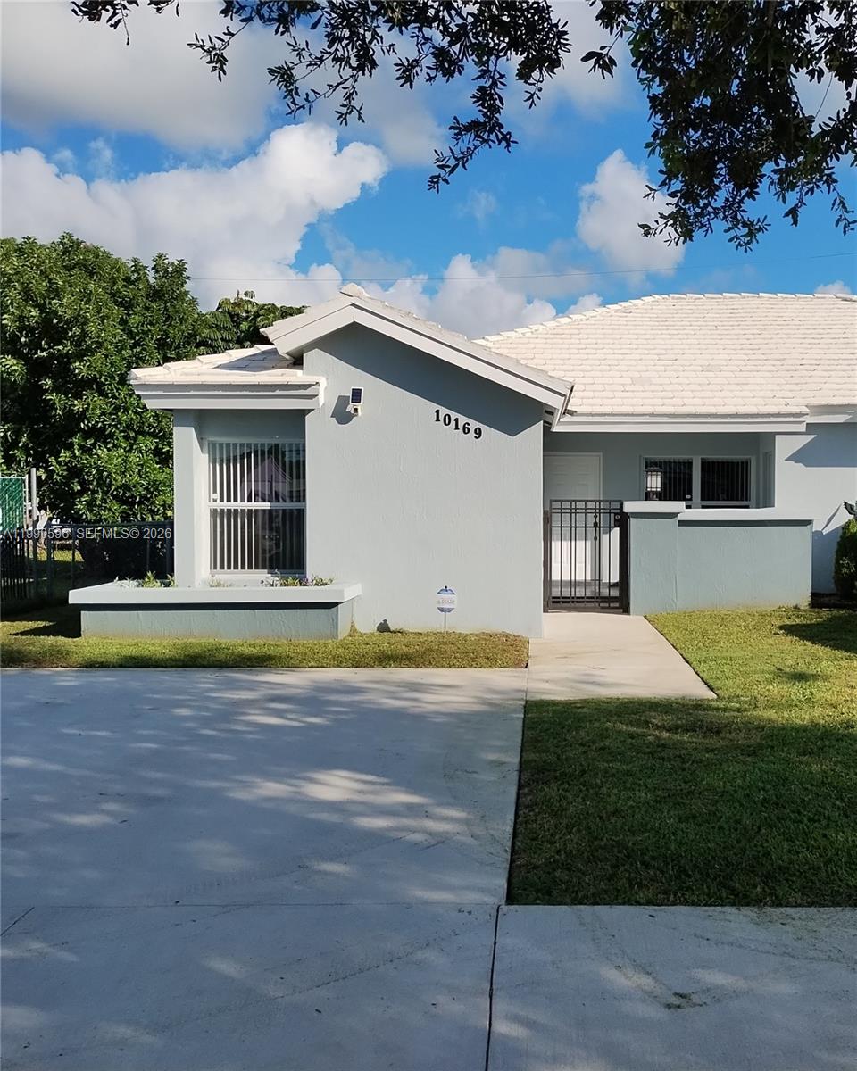 10169 Southwest 171st Street Miami, FL 33157 - Photo 7 of 33 Parking Area