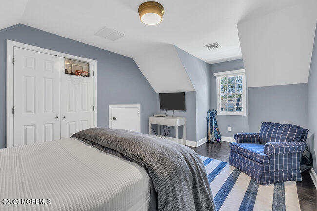 12 Red Oak Drive Spring Lake, NJ 07762 - Photo 76 of 79 a bedroom with a bed and a couch