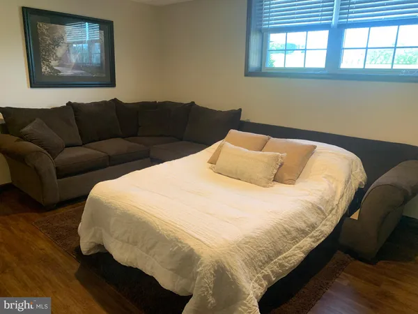 a view of a outdoor space of the house