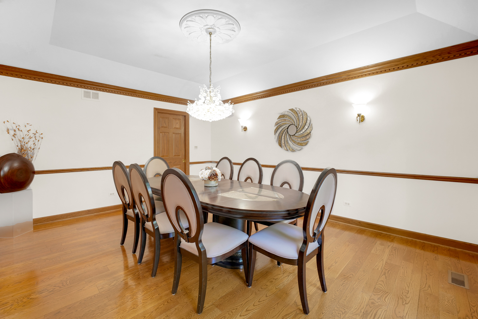 1816 Princeton Road Flossmoor, IL 60422 - Photo 8 of 26 a view of a dining room with furniture and chandelier