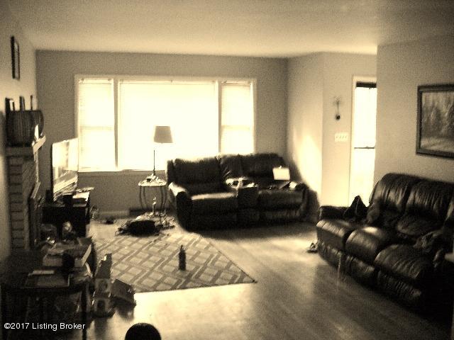 8805 Perry Road Lyndon, KY 40222 - Photo 7 of 17 P1060181