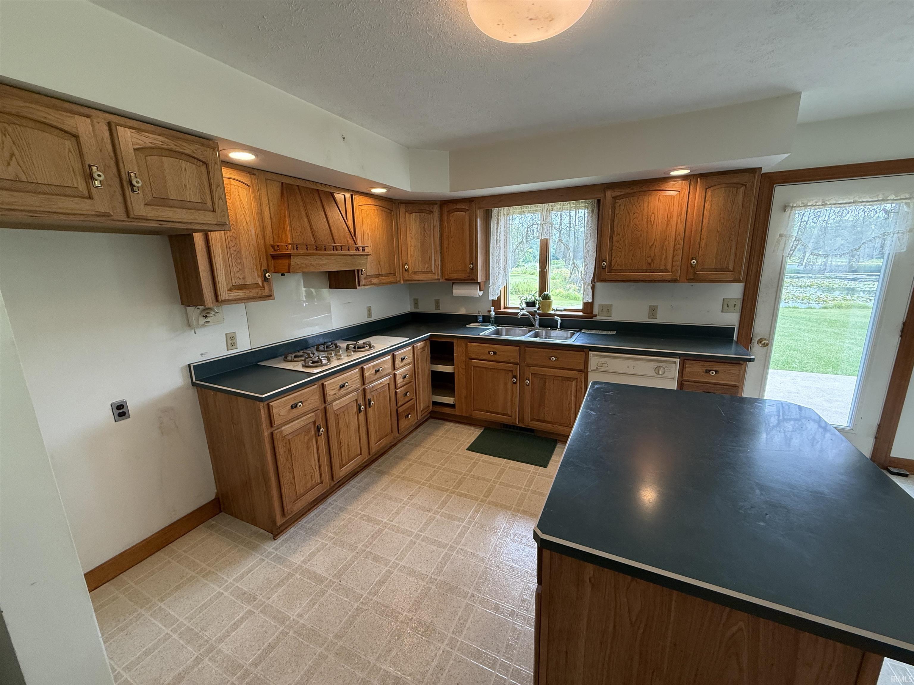 18568 6th Road, Unit 2 Plymouth, IN 46563 - Photo 16 of 40 Gallery Image 16