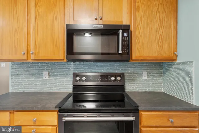 $495,000 | 203 North Lincoln Avenue, Sterling, VA 20164