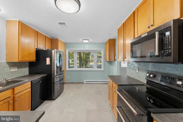 $495,000 | 203 North Lincoln Avenue, Sterling, VA 20164