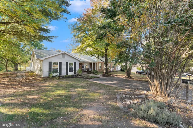 $495,000 | 203 North Lincoln Avenue, Sterling, VA 20164