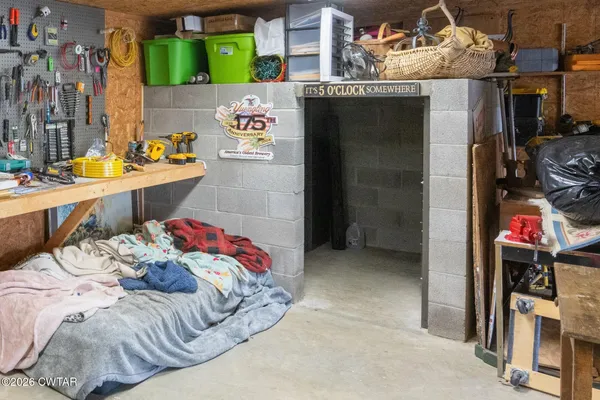 a picture of a park with an bench