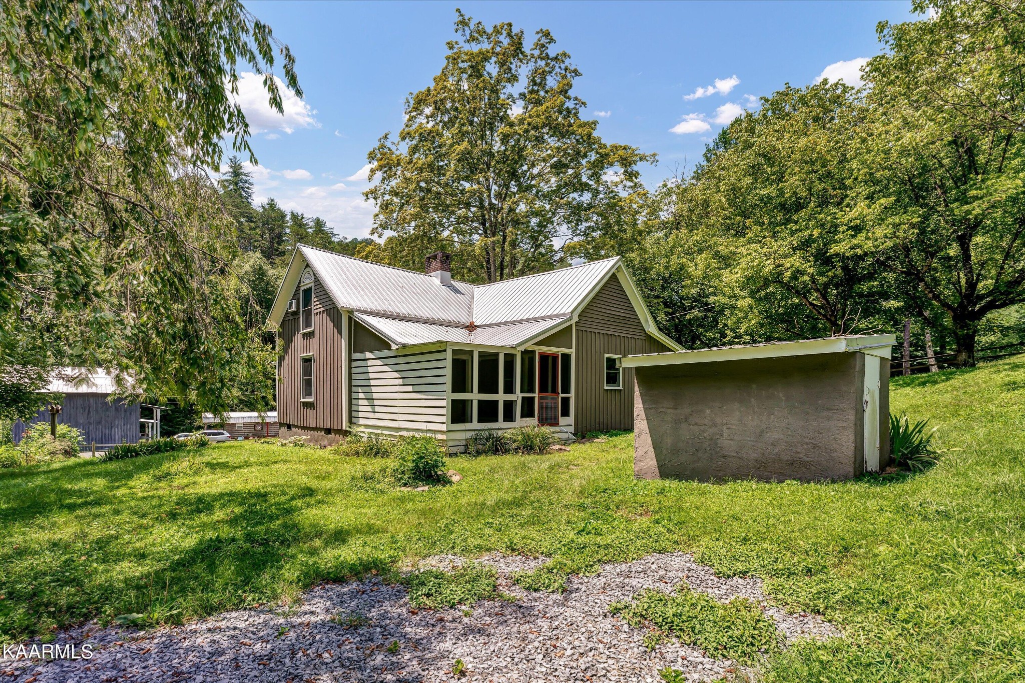 3771 Henry Town Road Sevierville, TN 37876 - Photo 30 of 42 Gallery Image 30