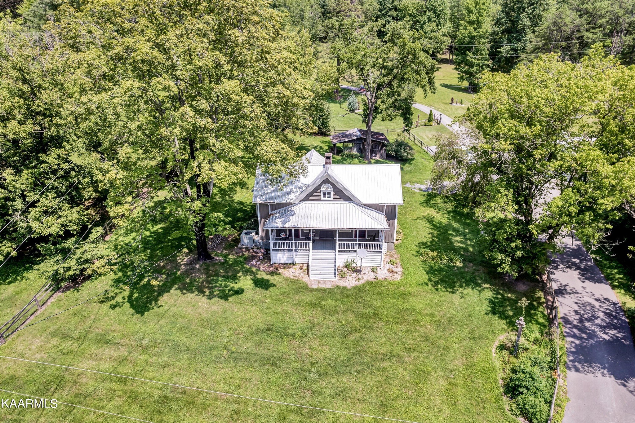 3771 Henry Town Road Sevierville, TN 37876 - Photo 32 of 42 Gallery Image 32