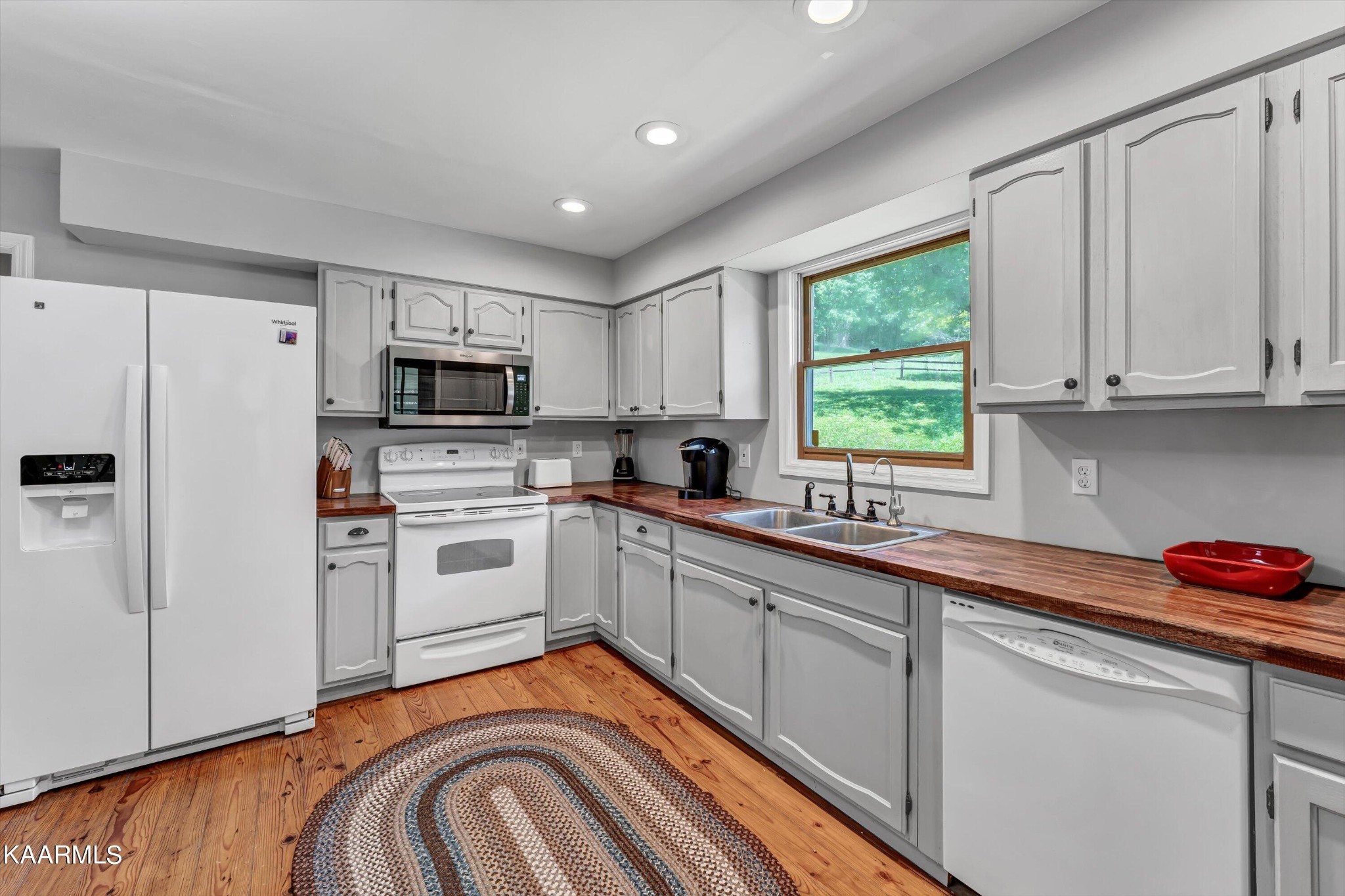 3771 Henry Town Road Sevierville, TN 37876 - Photo 9 of 42 Gallery Image 9
