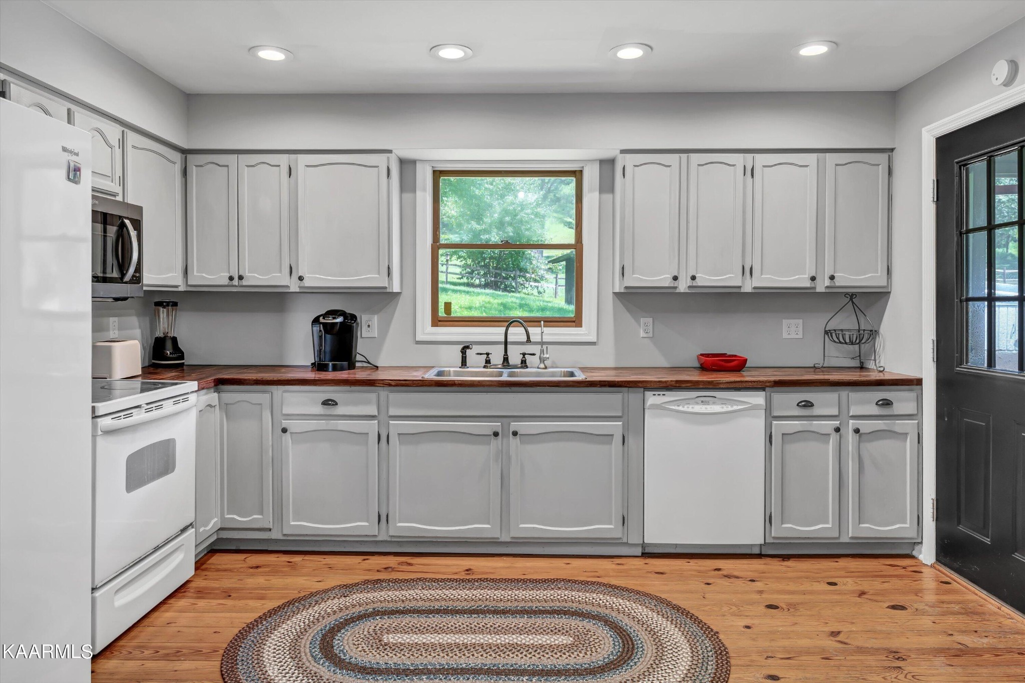 3771 Henry Town Road Sevierville, TN 37876 - Photo 10 of 42 Gallery Image 10